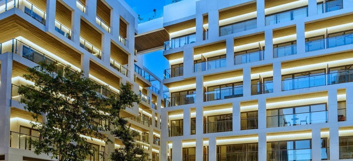 La Quinta Avenida de Playa del Carmen: cómo creció por tramos y qué dice eso para quien compra